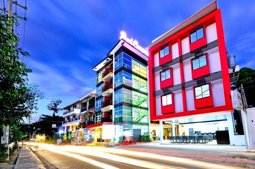 Отель Red Coco Inn De Boracay 2*