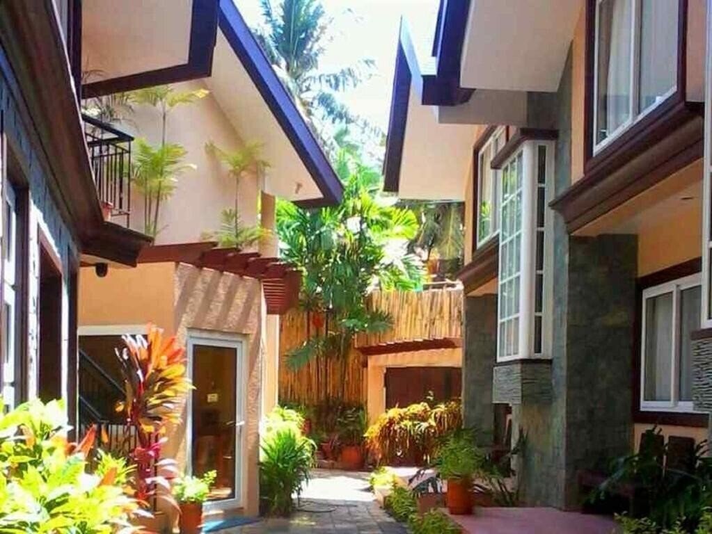 Фото Sheridan Villas Boracay Station 3 3*