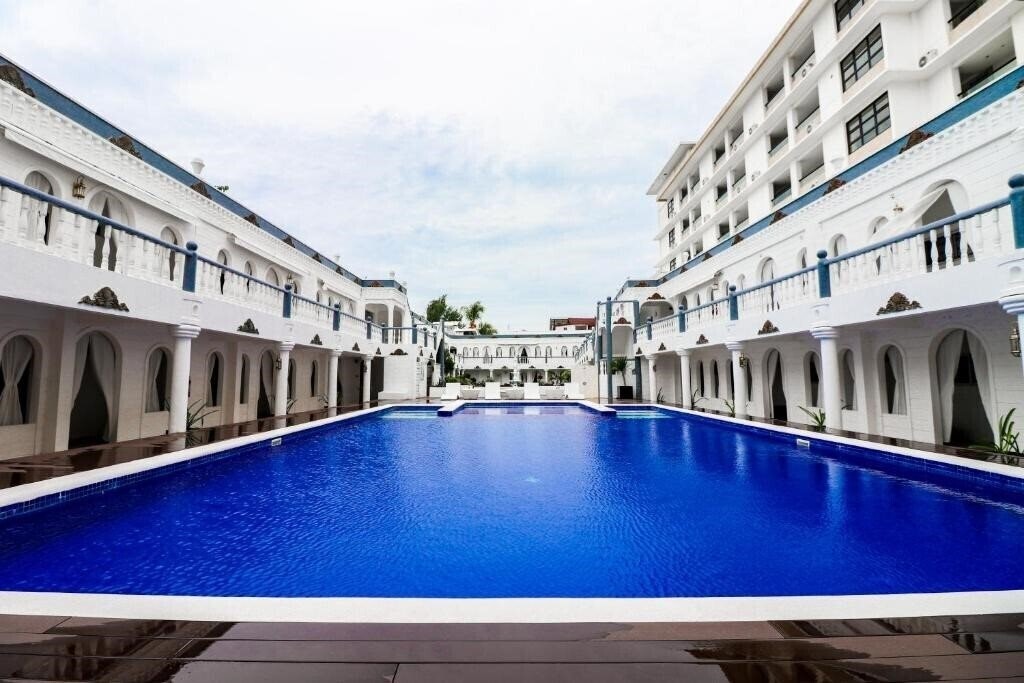 Отель Boracay Summer Palace 3*