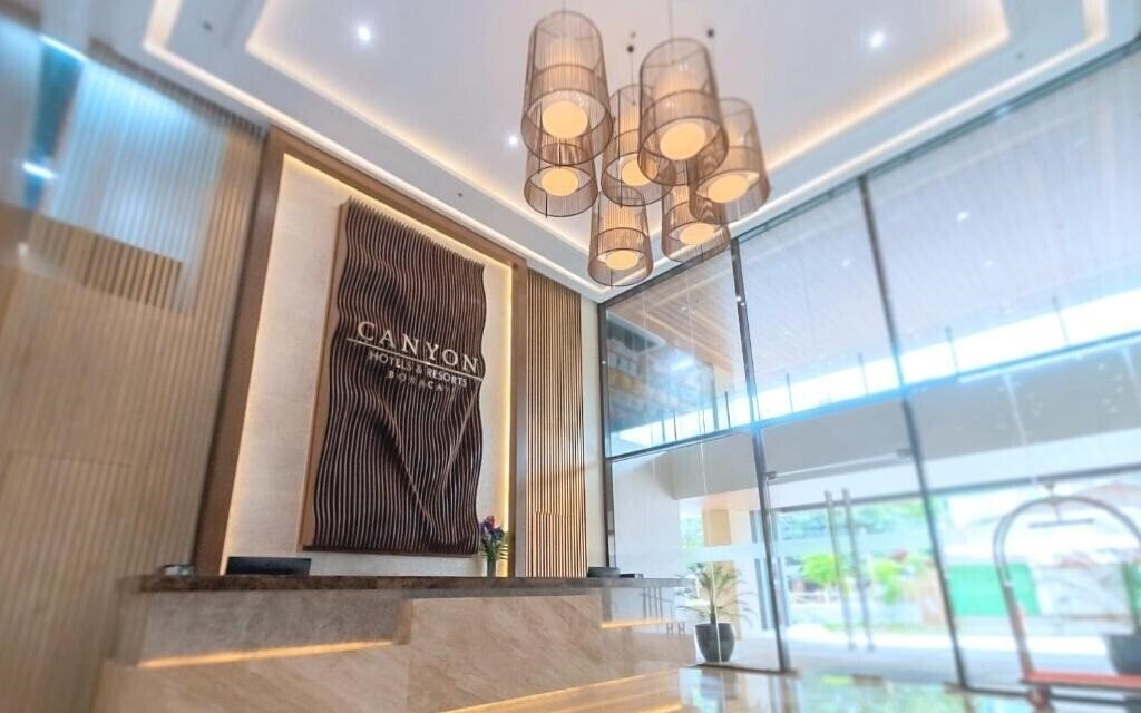 Отель Canyon Hotels & Resorts Boracay 3*
