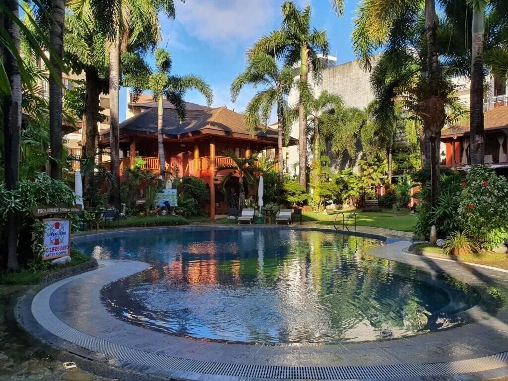 Отель Boracay Tropics 3*