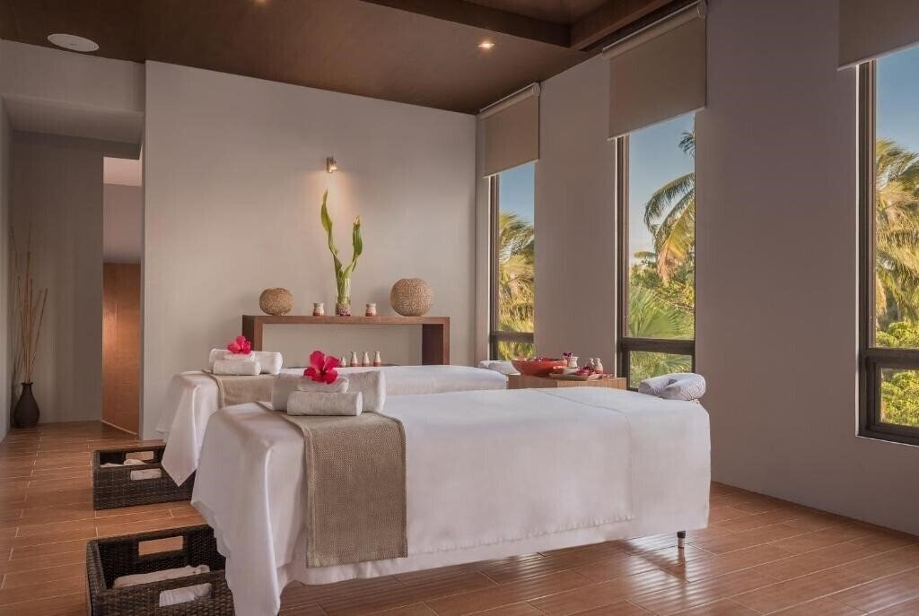 Фото The District Boracay 4*