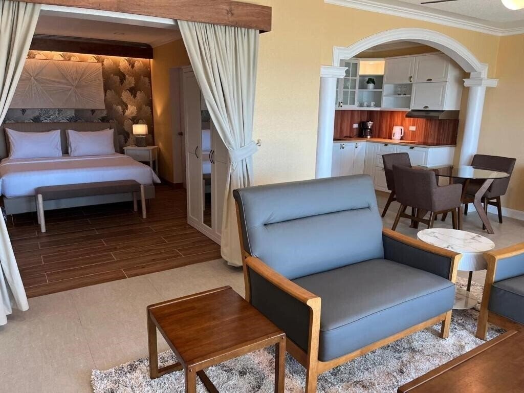 Фото Monaco Suites De Boracay 5*