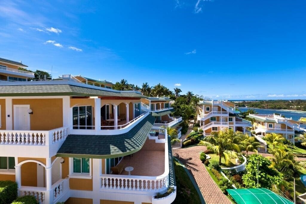 Фотографія Monaco Suites De Boracay 5*