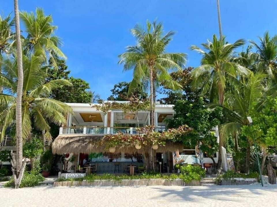 Картинка Jony's Beach Resort 3*