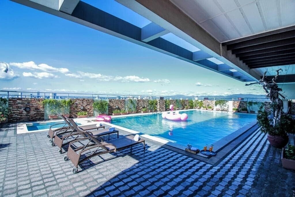 Фотографія Greenhills Elan Hotel Modern 3*