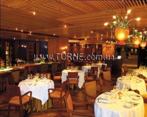 Готель Edsa Shangri-La 5*