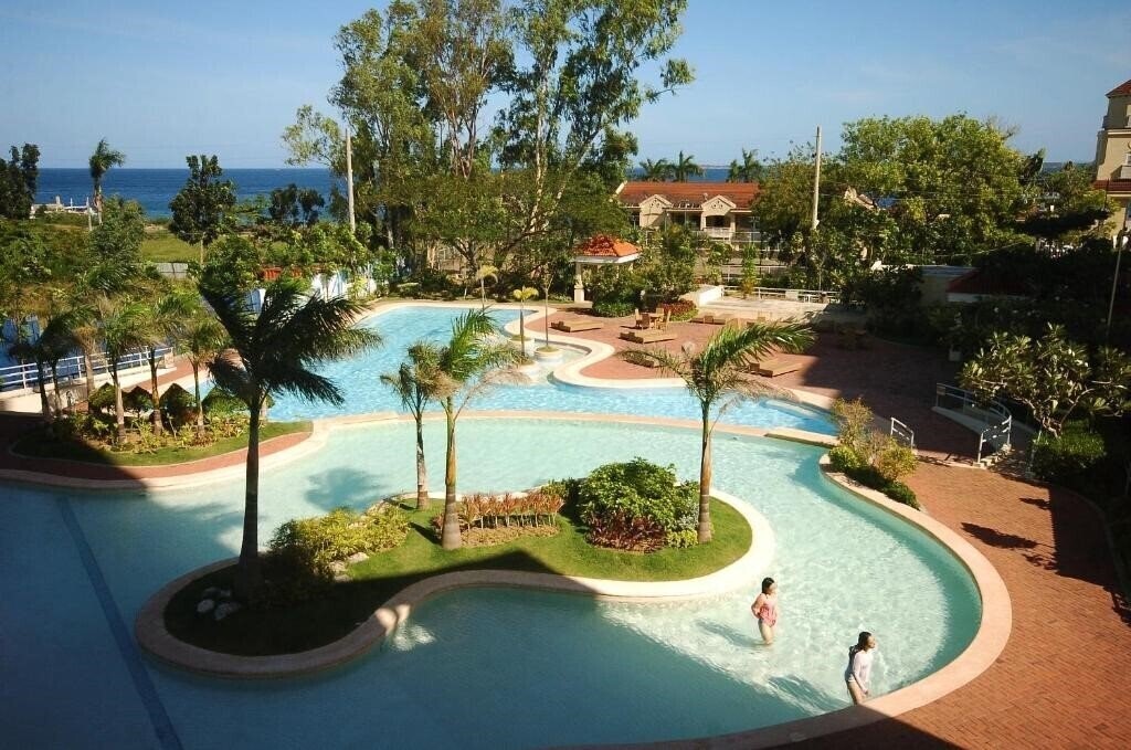 Готель La Mirada Hotel 3*