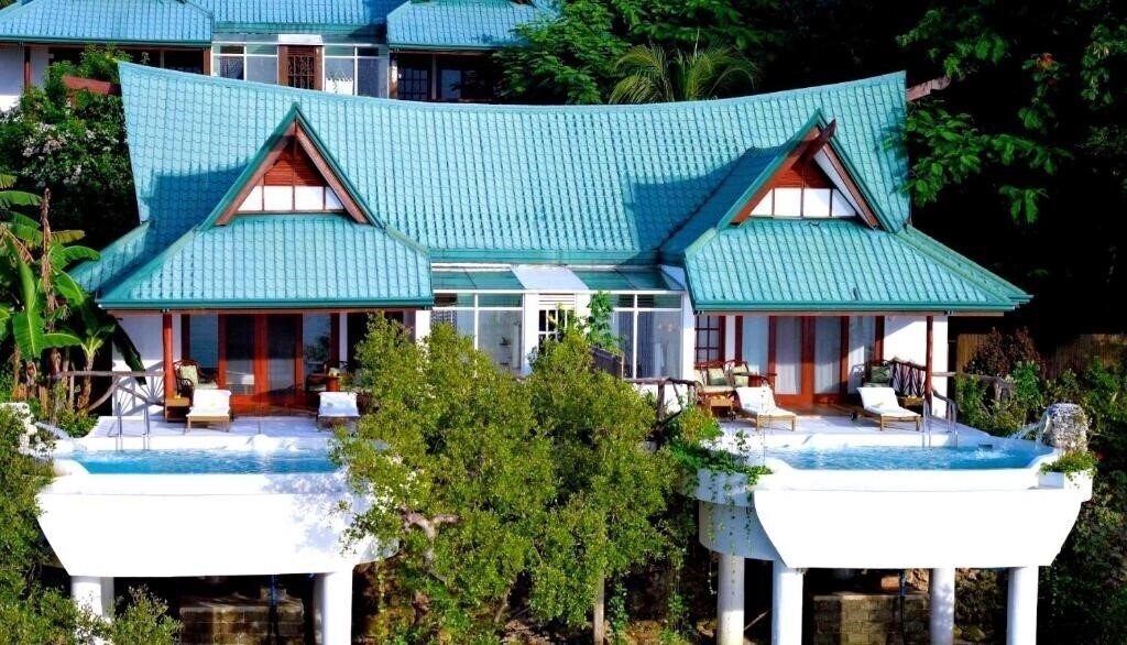 Готель Badian Island Resort & SPA 5*