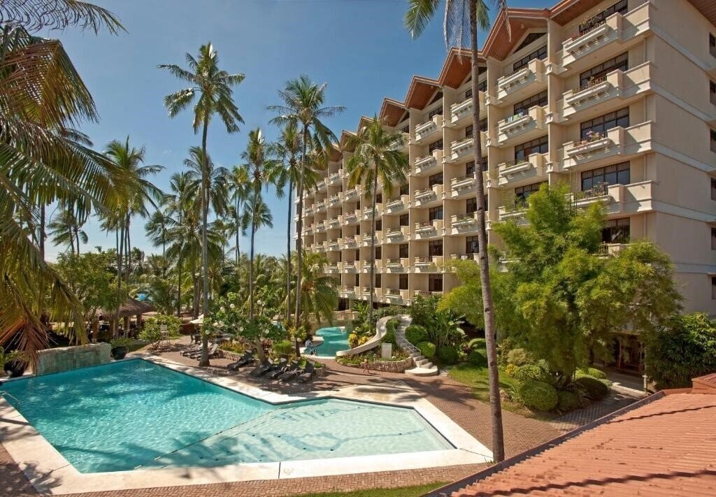 Фото Costabella Tropical Beach Hotel 3*