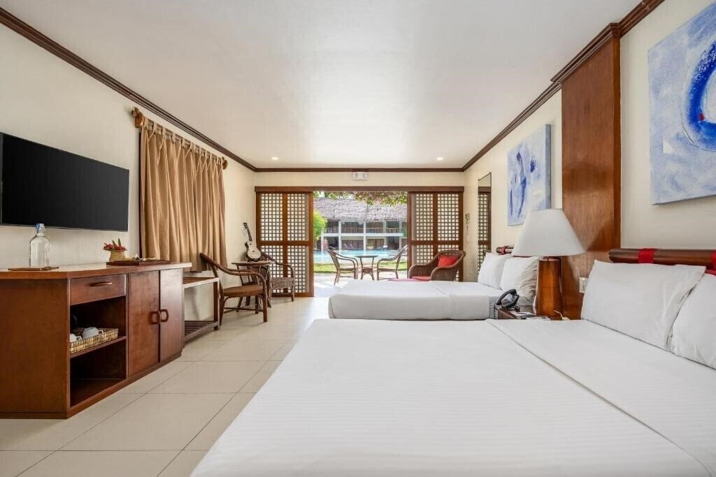 Фотографія Maribago Bluewater Beach Resort 4*
