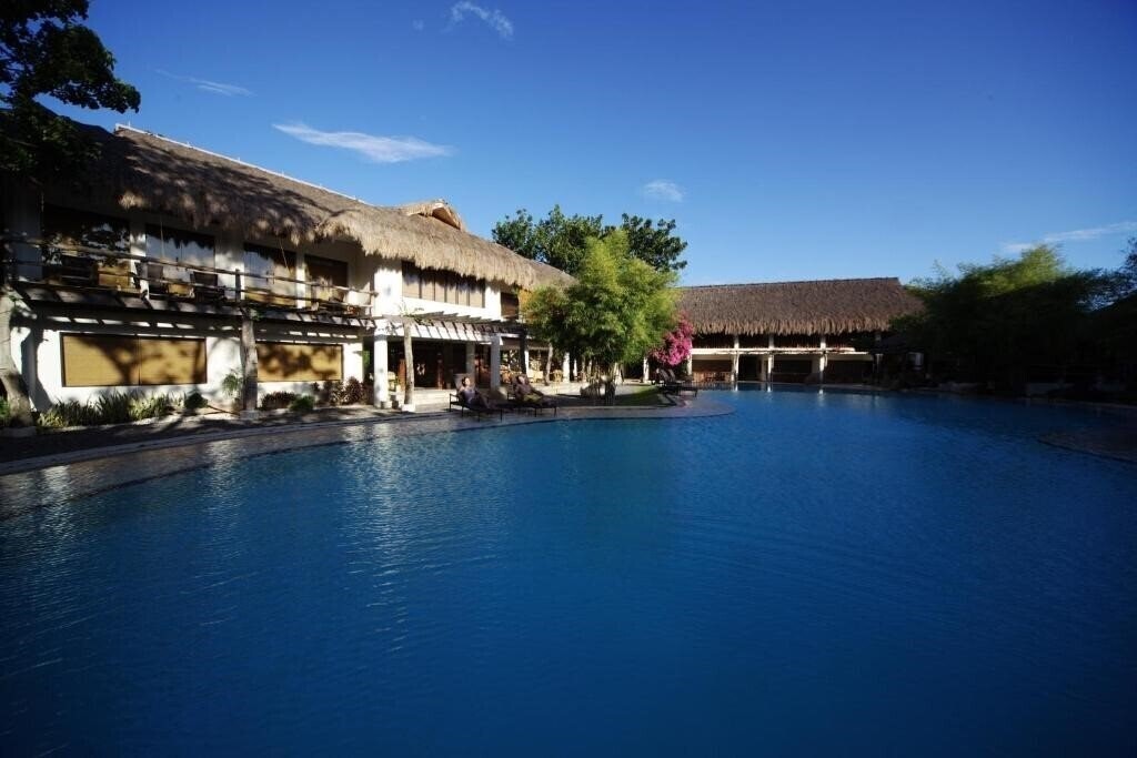 Фото Maribago Bluewater Beach Resort 4*