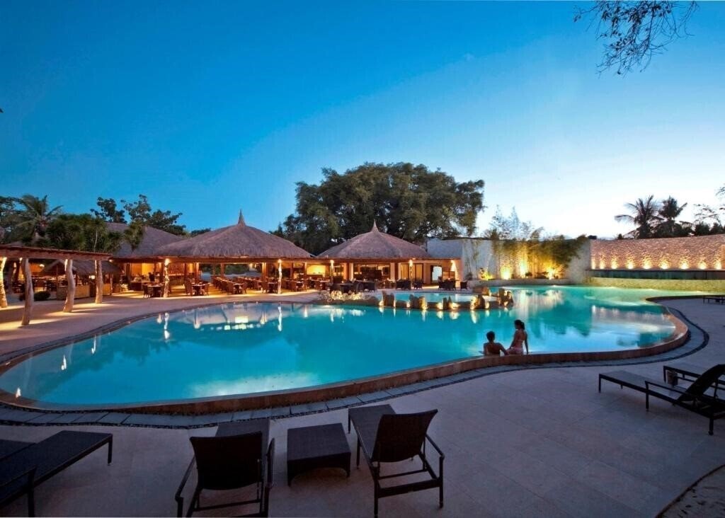 Готель Maribago Bluewater Beach Resort 4*