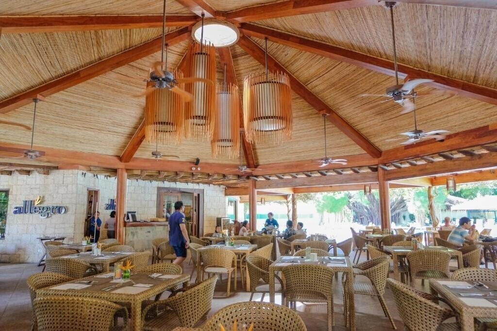 Картинка Maribago Bluewater Beach Resort 4*