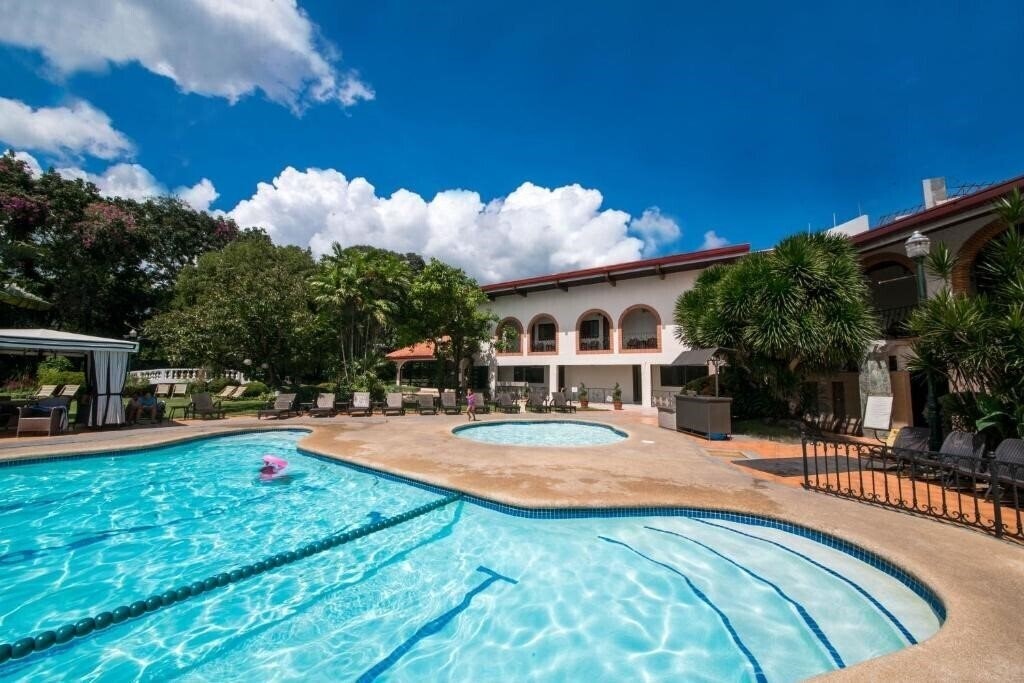 Фотографія Montebello Villa Hotel 3*
