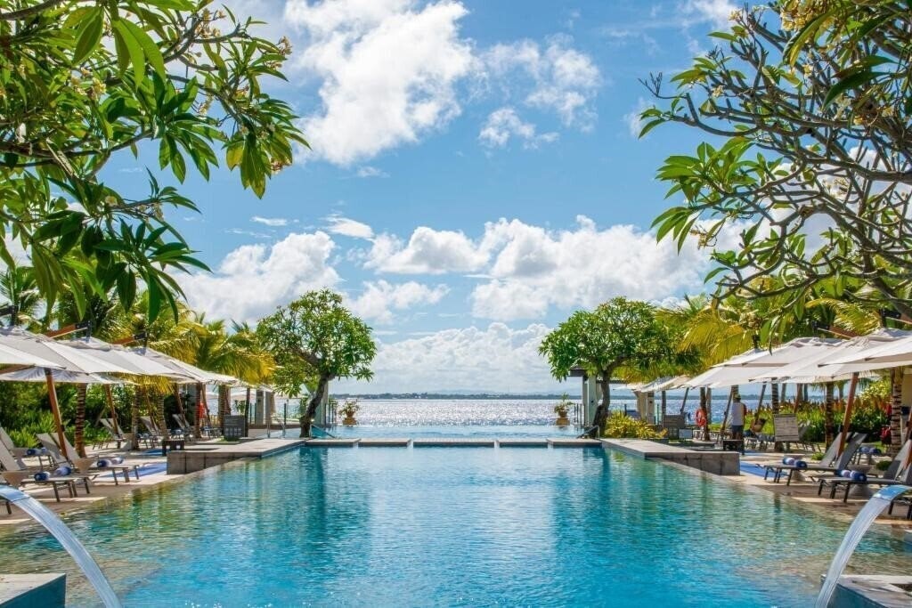 Готель Crimson Resort & Spa Mactan 5*