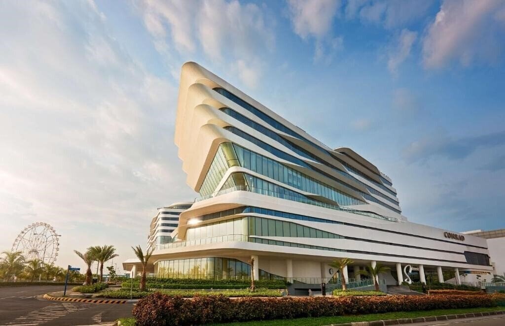 Отель Conrad Manila 5*