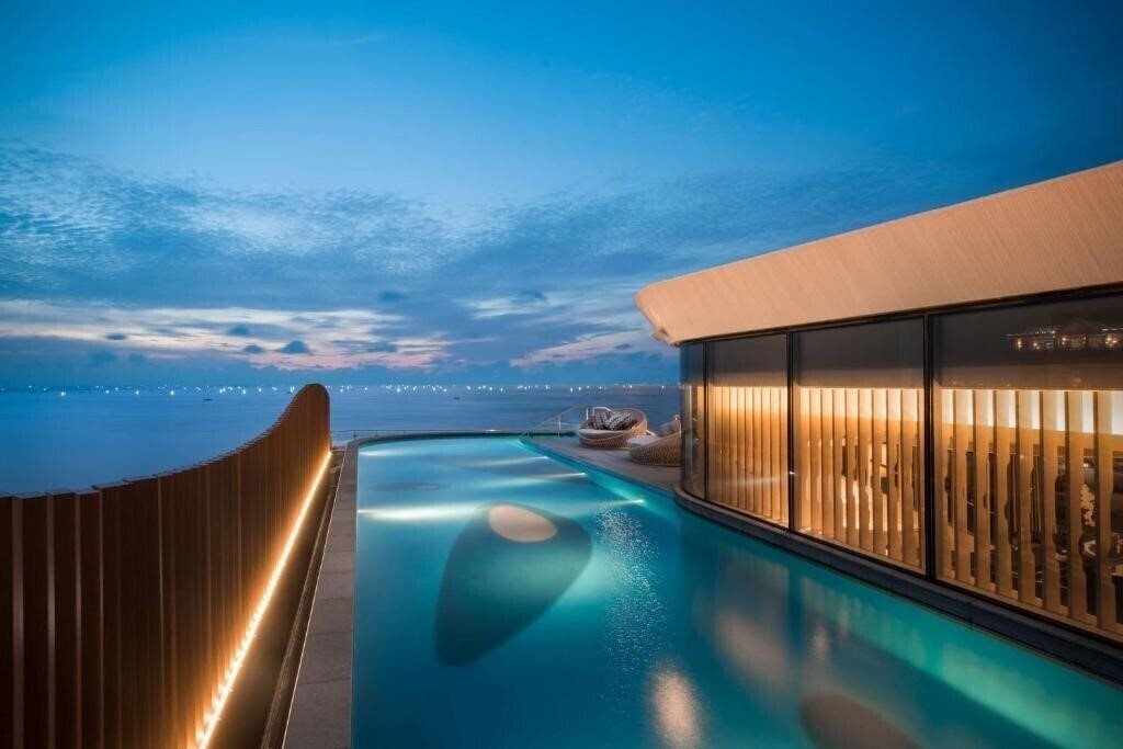 Картинка Conrad Manila 5*