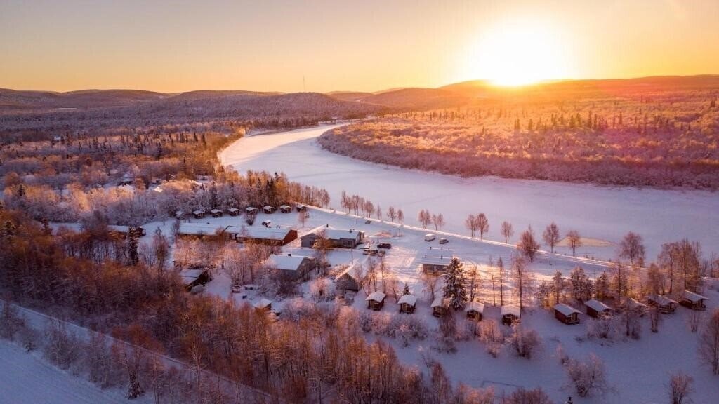 Готель Arctic River Resort (ex. Arctic River Resort Chalet) 4*