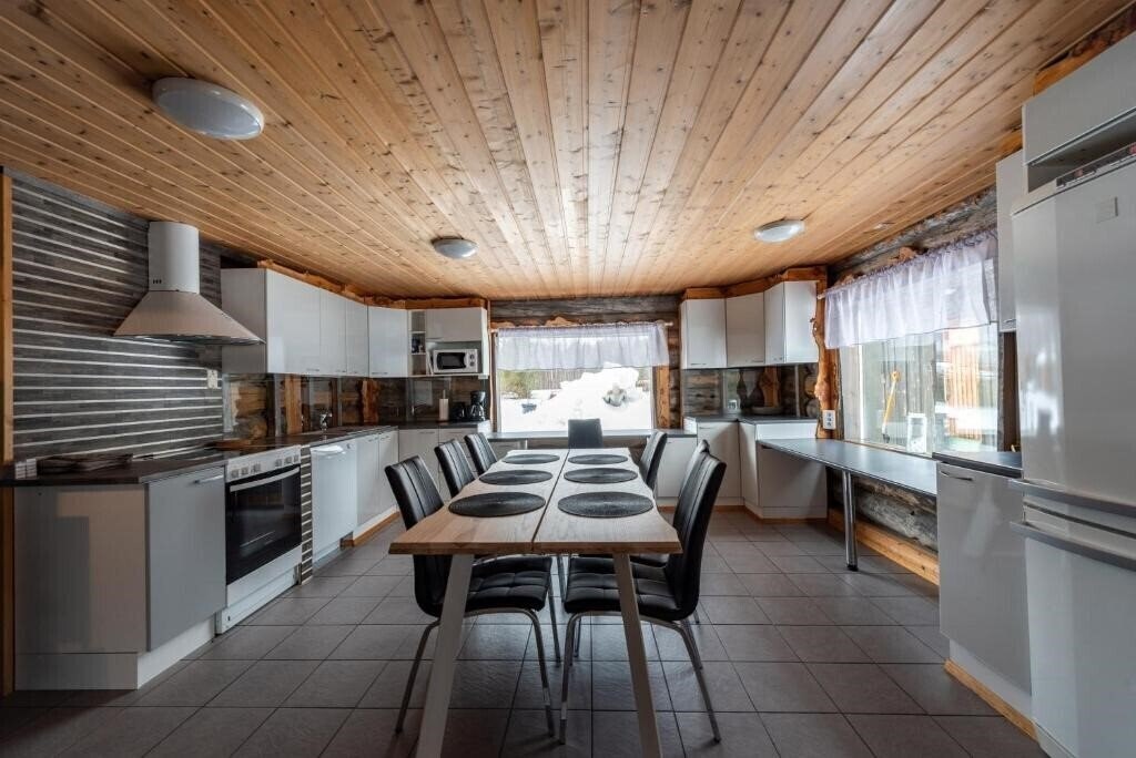 Фотографія Arctic River Resort (ex. Arctic River Resort Chalet) 4*