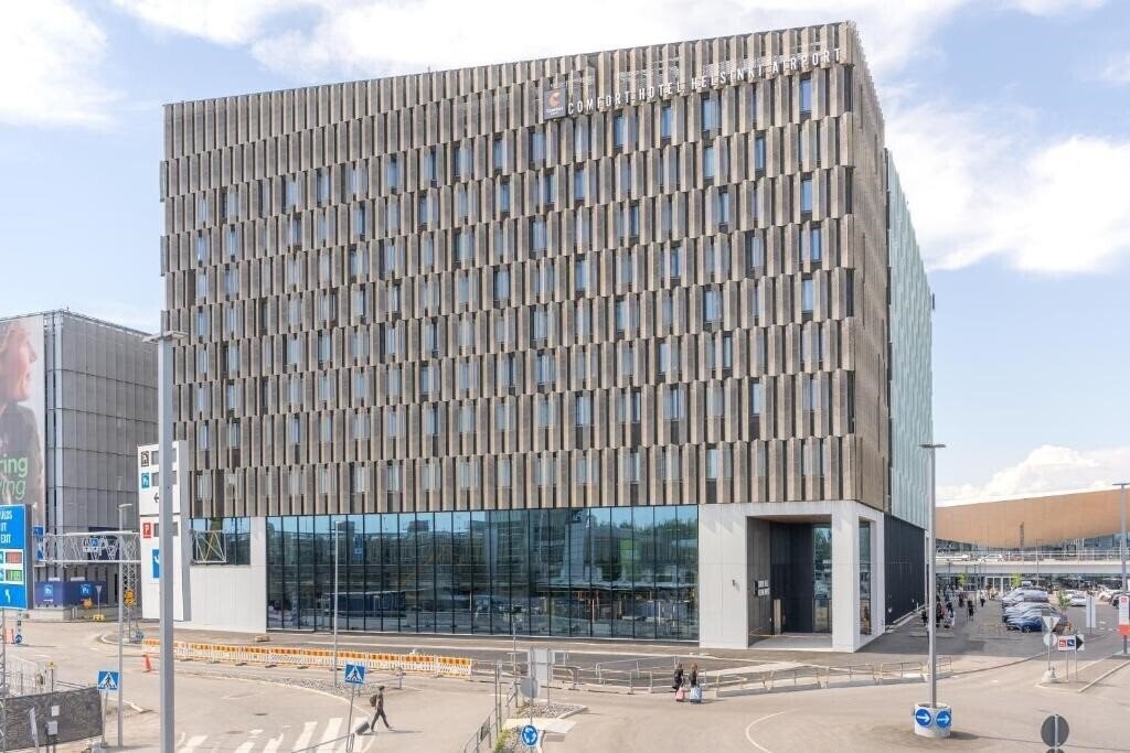 Готель Comfort Hotel Helsinki Airport 4*
