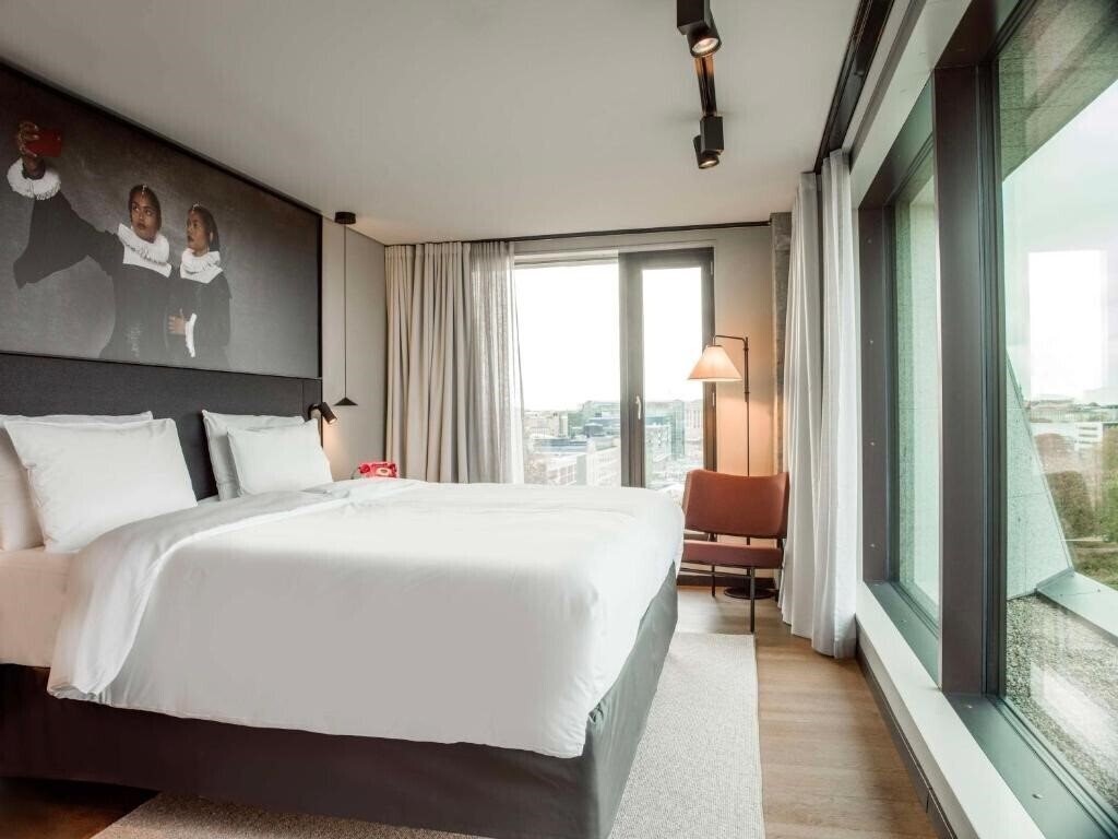 Фото Radisson Red Helsinki 4*
