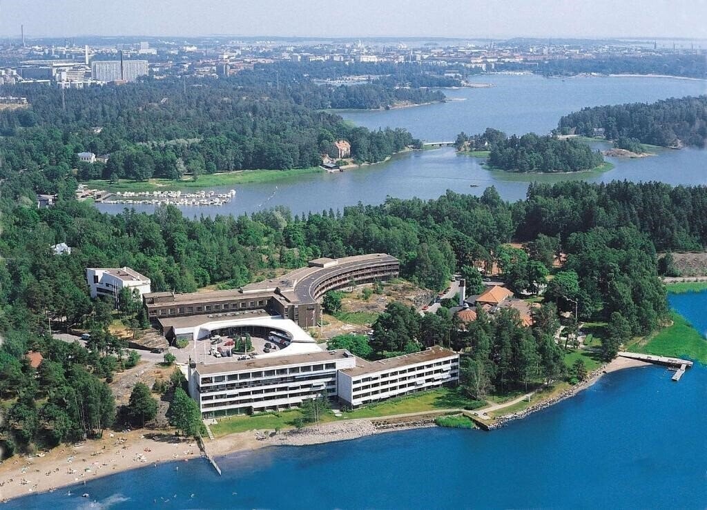 Отель Hilton Helsinki Kalastajatorppa 4*