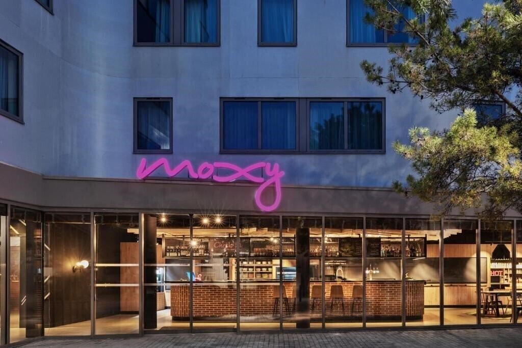 Готель Moxy Amiens 3*