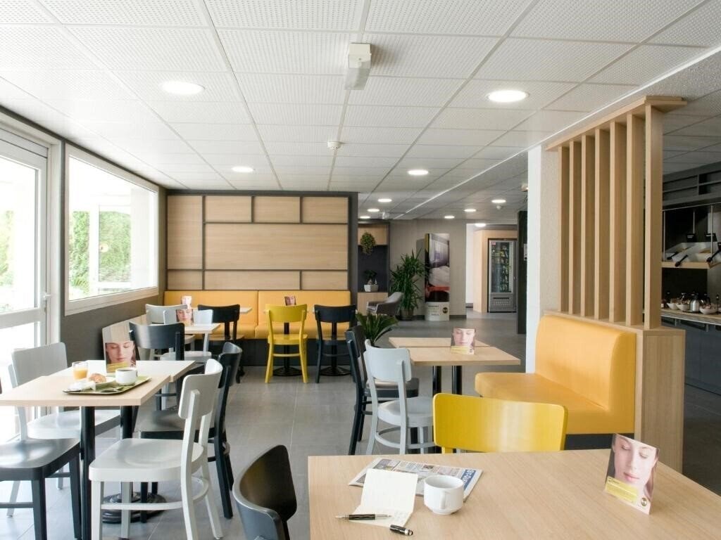 Отель B&B Hotel Saint Quentin 2*