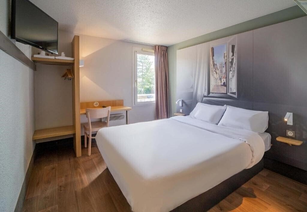 Фотографія B&B Hotel Saint Quentin 2*