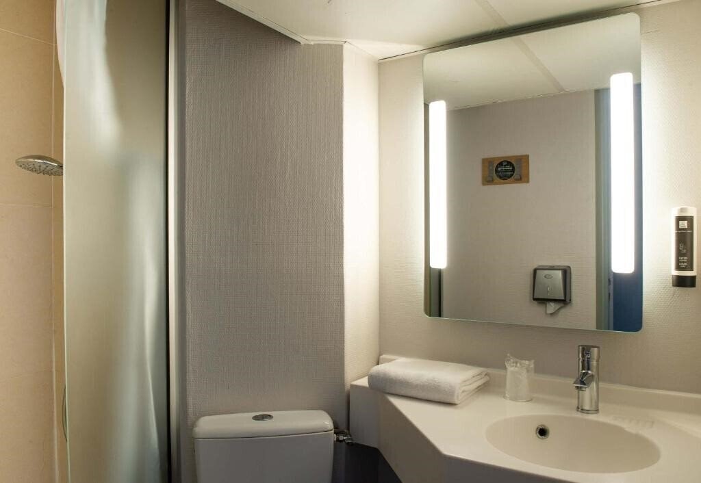 Зображення B&B Hotel Saint Quentin 2*