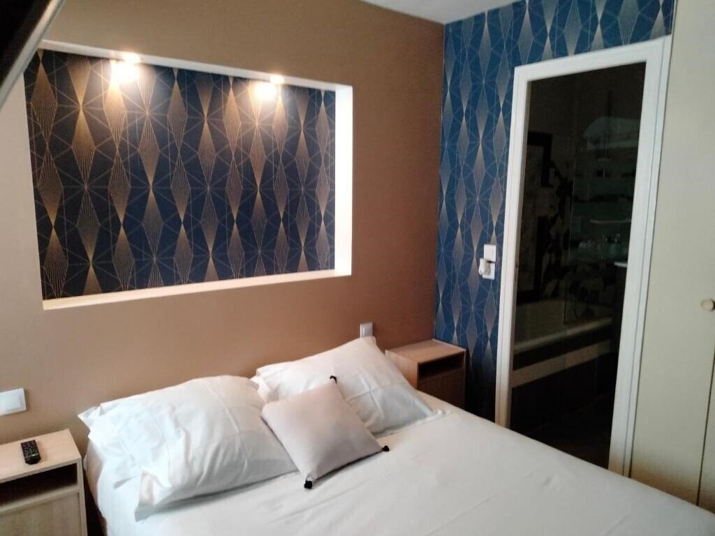 Картинка Hotel Central Anzac 2*