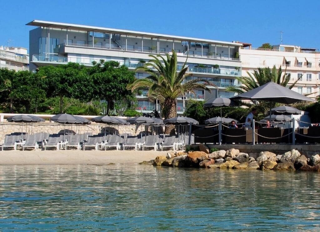 Отель Royal Antibes Hotel & Residence 4*