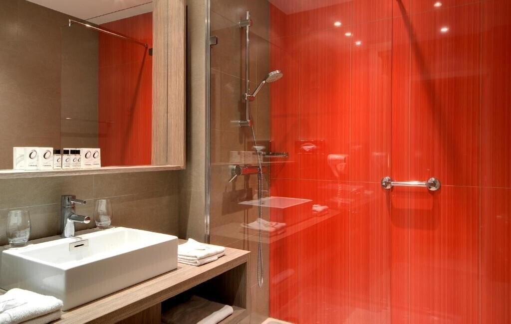 Фотография The Originals Boutique, Hotel Les Strelitzias, Antibes Ouest 3*