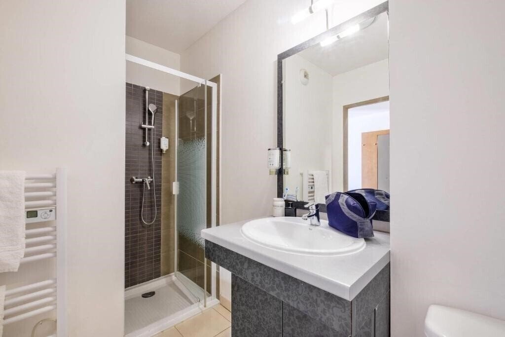 Фотографія Comfort Aparthotel Antibes Le Maestria 3*