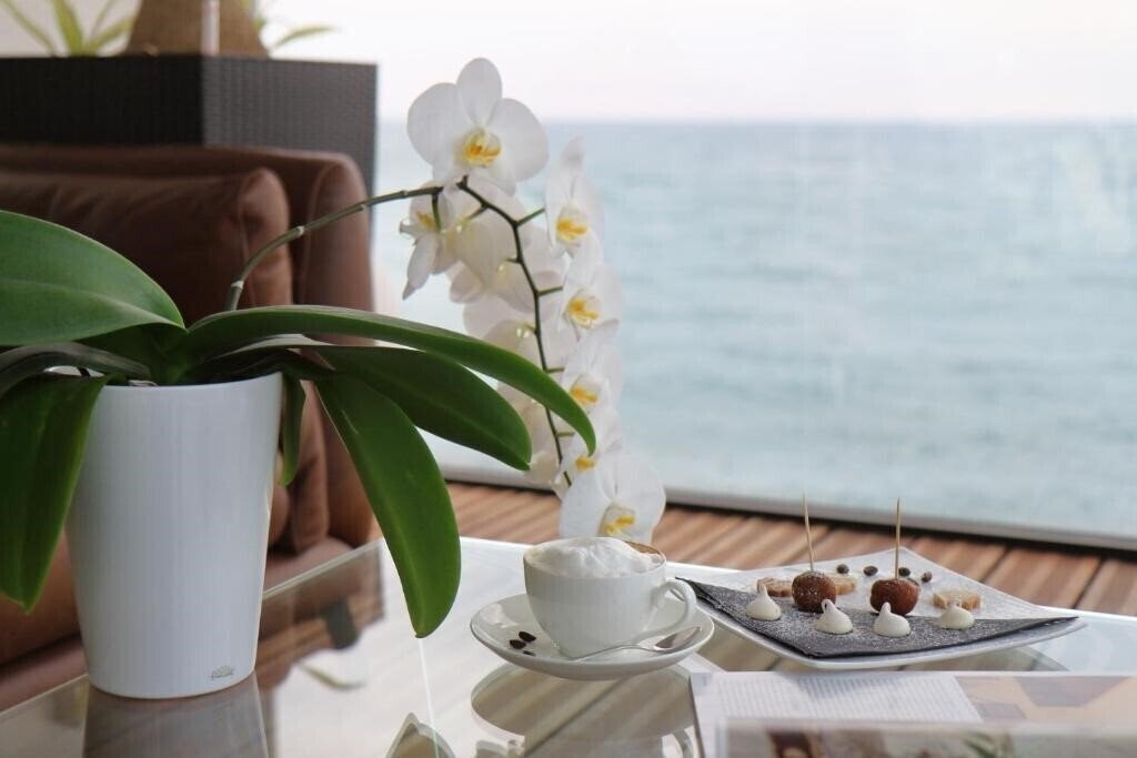 Фотография Villa Azur (Villeneuve-Loubet) 4*
