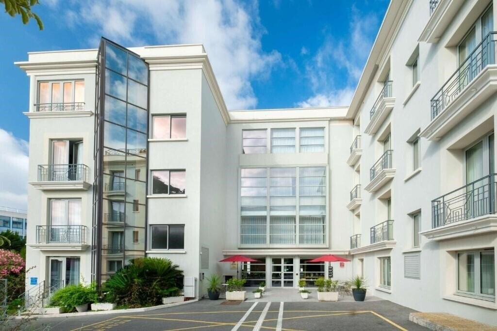 Фотография Best Western Journel Antibes-Juan-Les-Pins 3*