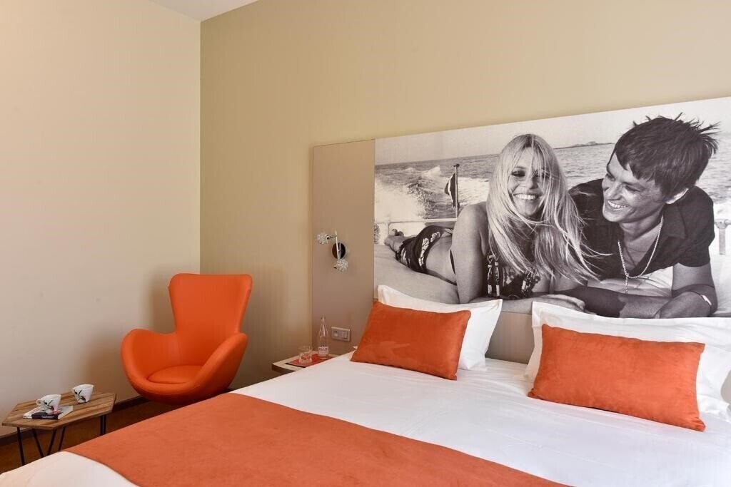 Изображение Arles Plaza 4*