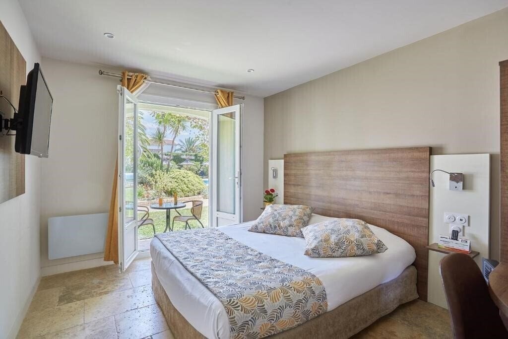 Фото Logis Hotel Le Rodin 4*