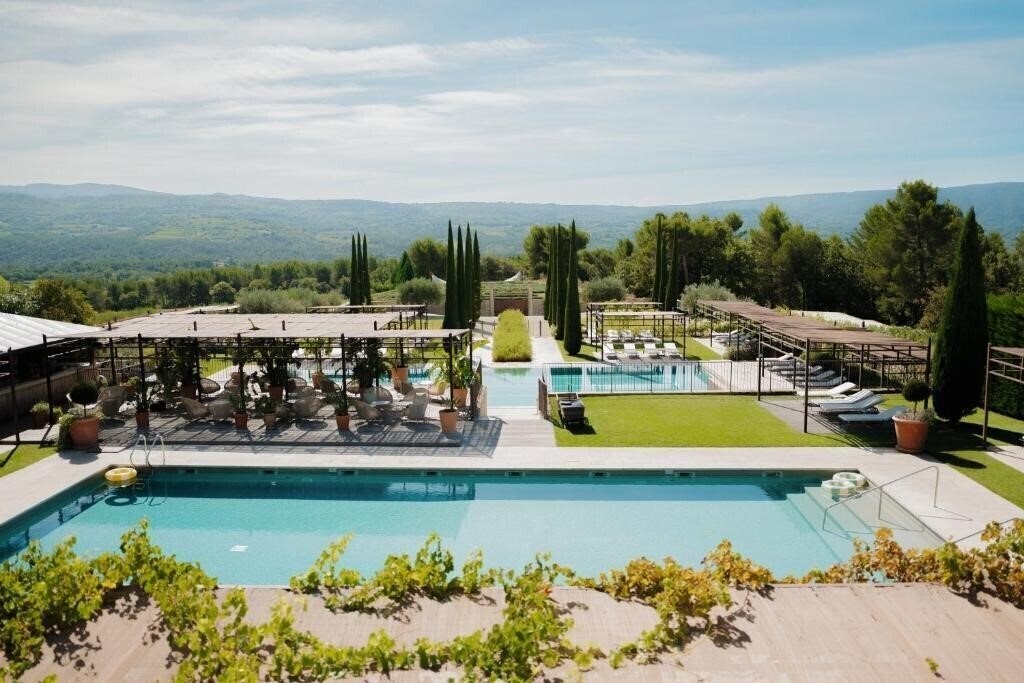 Готель Coquillade Provence 5*