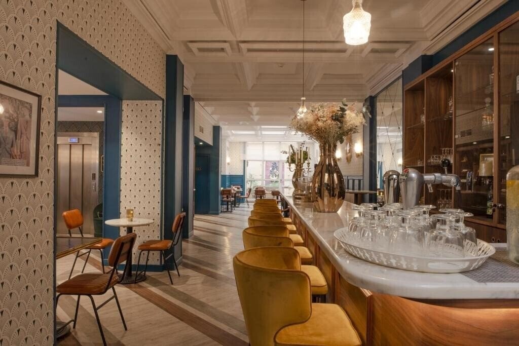 Фото Hotel Le Bristol Avignon 4*