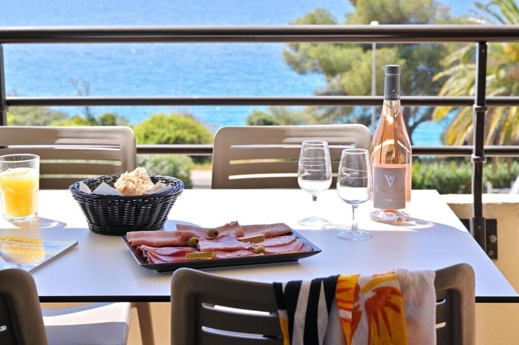 Фотографія Residence Les Calanques 3*