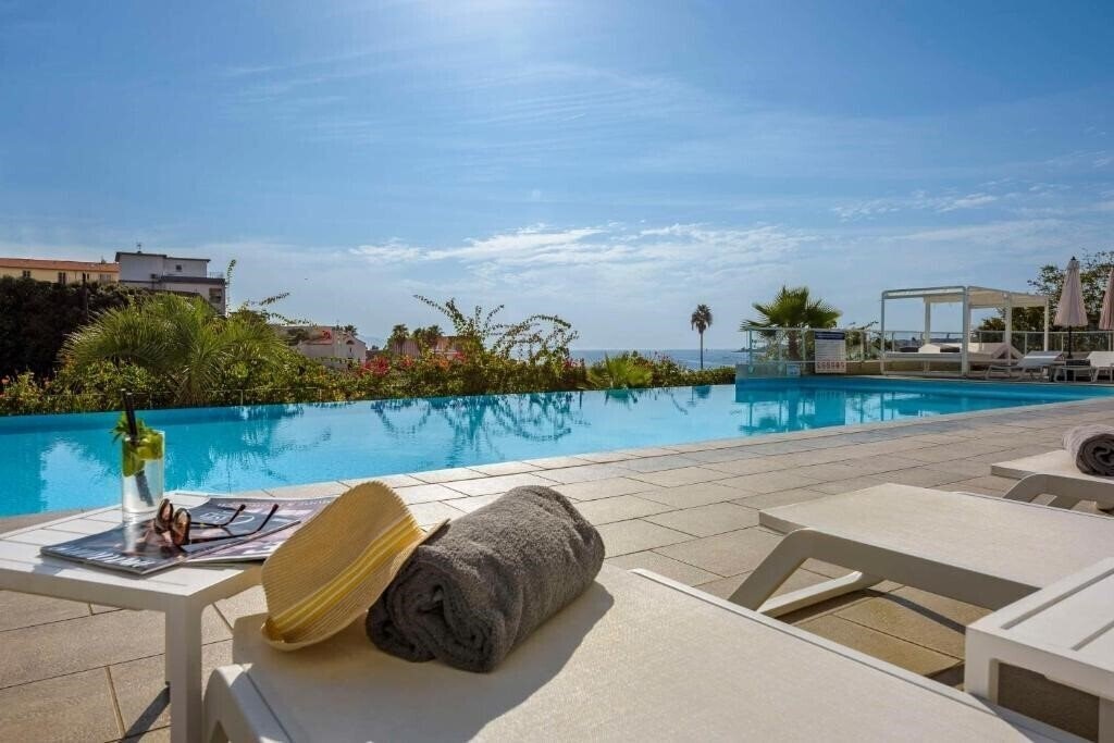 Отель Best Western Plus Ajaccio Amiraute Hotel 4*