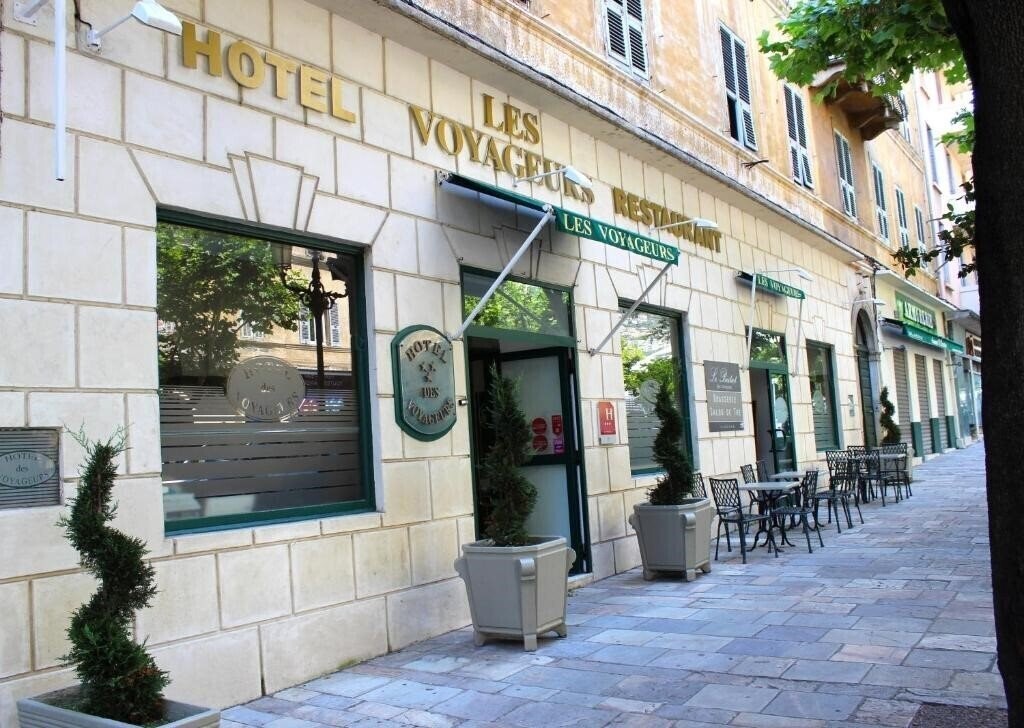 Готель Hotel Les Voyageurs 3*