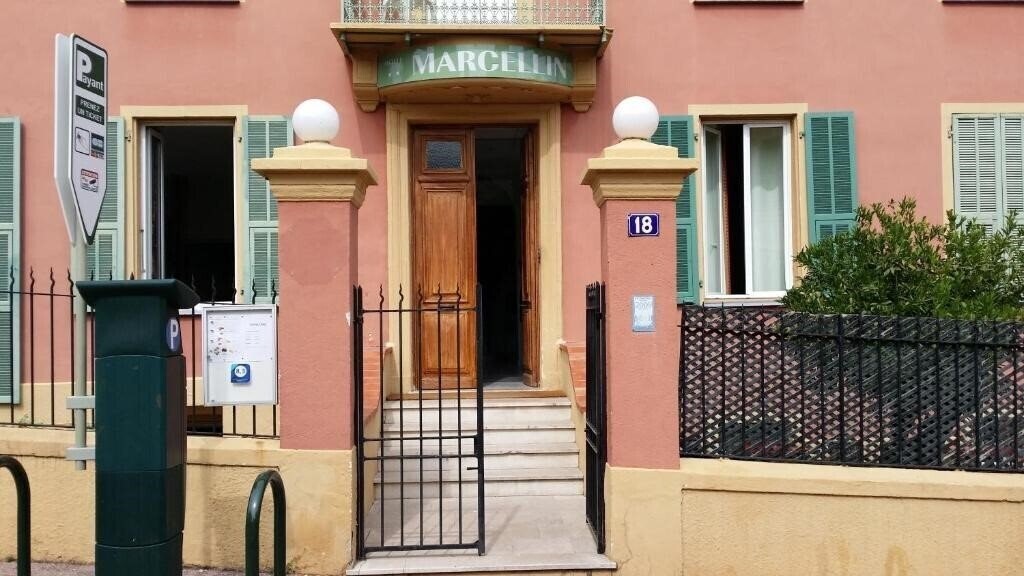 Отель Hotel Marcellin 2*