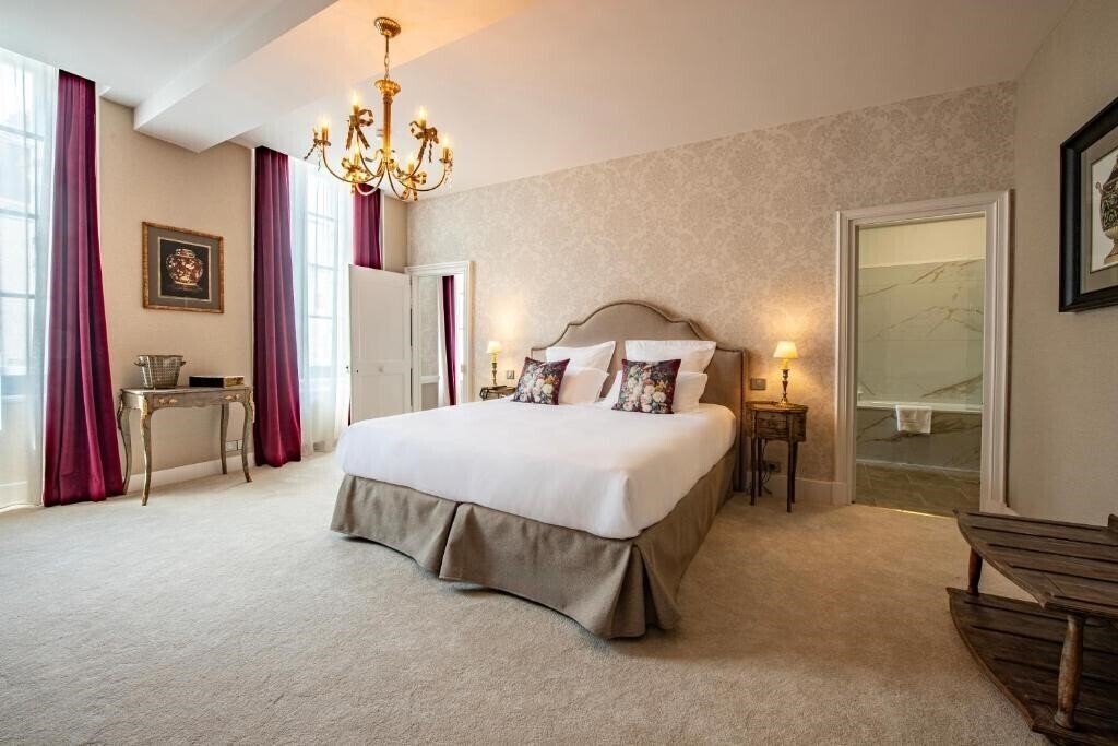 Отель Hotel de la Poste d'Avallon 4*