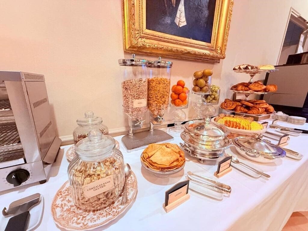 Фотография Hotel de la Poste d'Avallon 4*