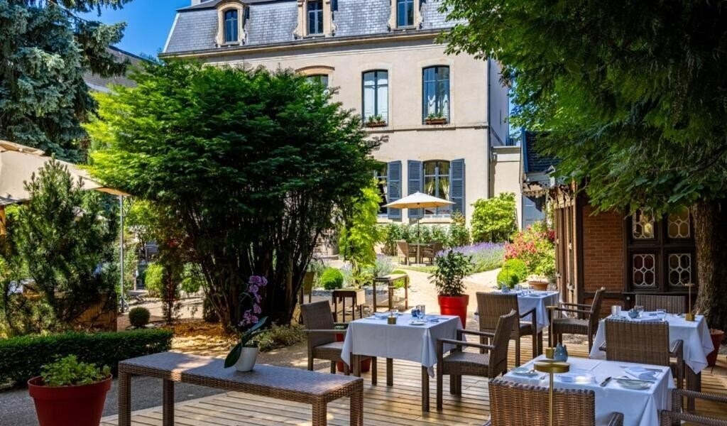 Отель Cedre Beaune, A Beauvallon Hotel & SPA 5*