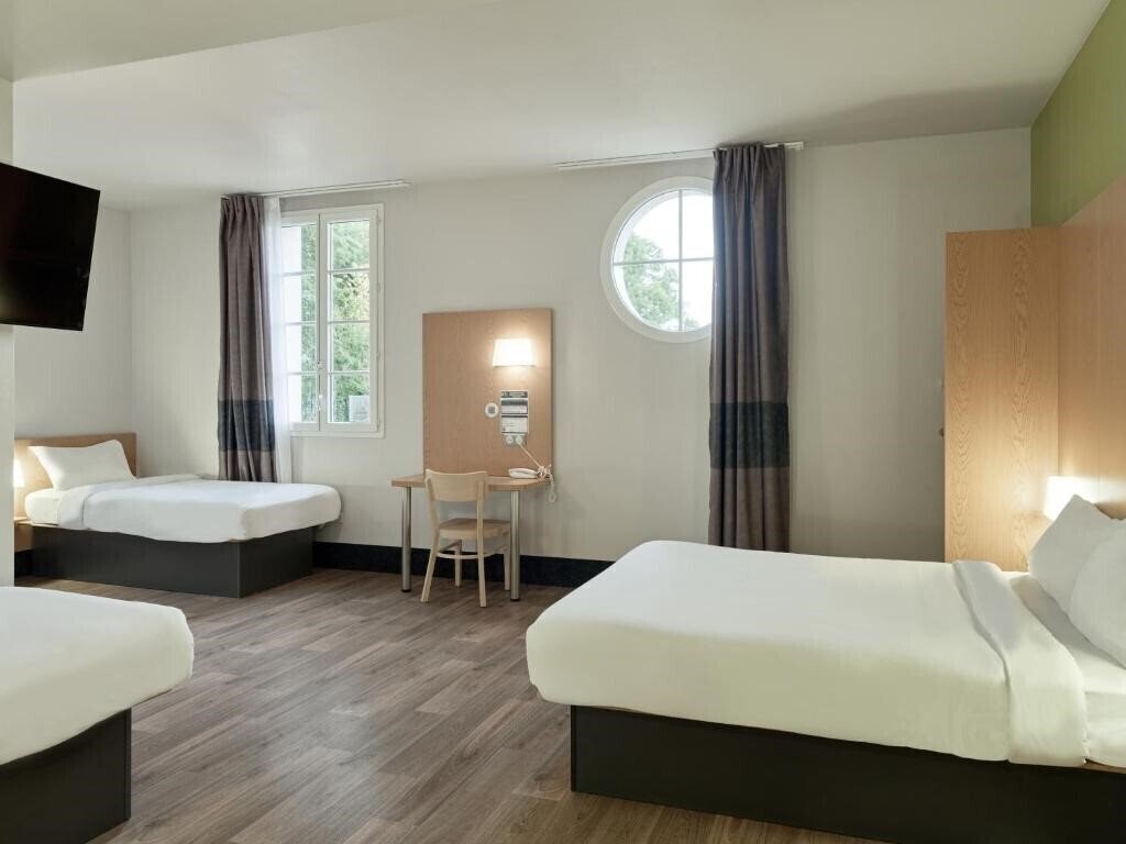 Фото B&B Hotel Pres de Disneyland Paris 2*
