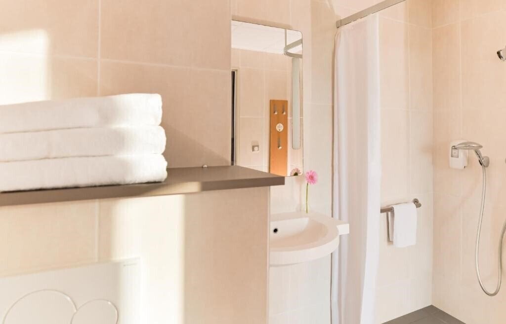 Фотографія B&B Hotel Pres de Disneyland Paris (ex. B&B Disneyland) 2*